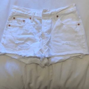 Levi’s 501 Shorts- White